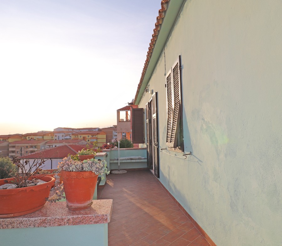 Mongiardino-monolocale-la-maddalena-immobiliare-murphy-esterni