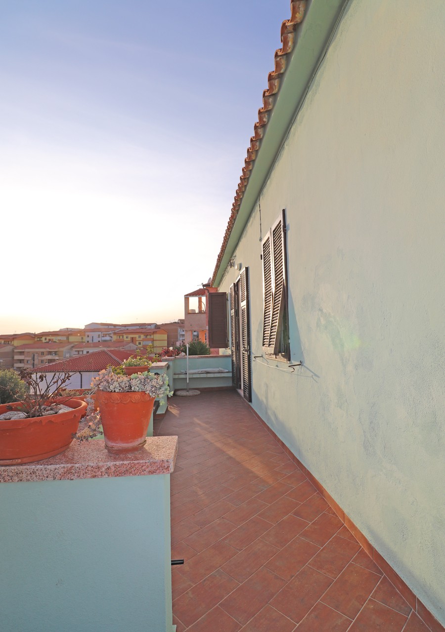 Mongiardino-monolocale-la-maddalena-immobiliare-murphy-esterni