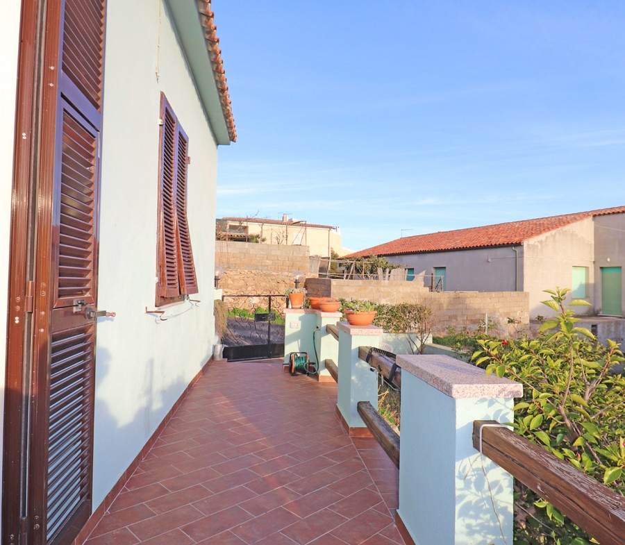 Mongiardino-monolocale-la-maddalena-immobiliare-murphy-esterni
