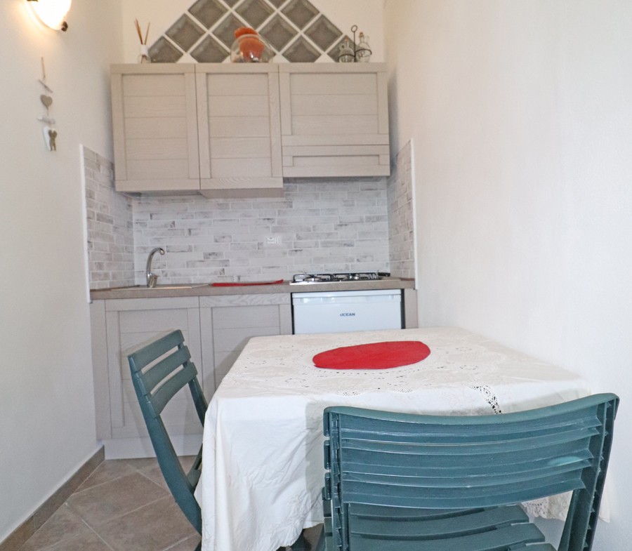 Mongiardino-monolocale-la-maddalena-immobiliare-murphy-angolo-cottura