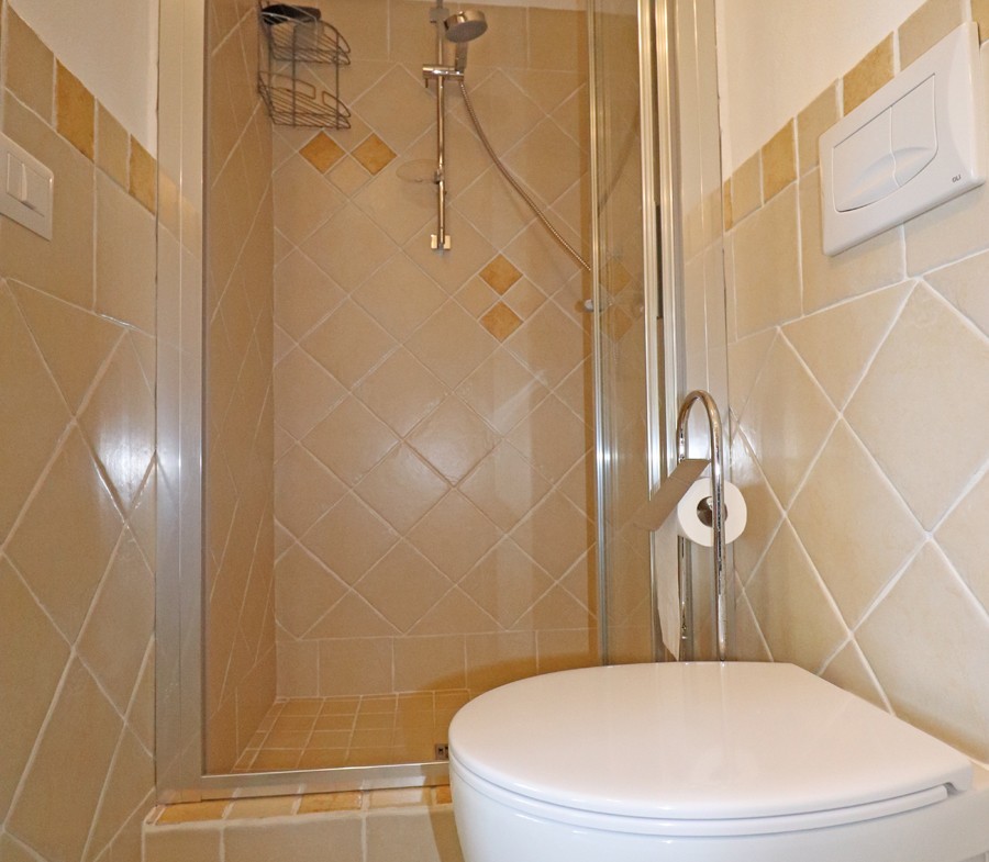 Mongiardino-monolocale-la-maddalena-immobiliare-murphy-bagno