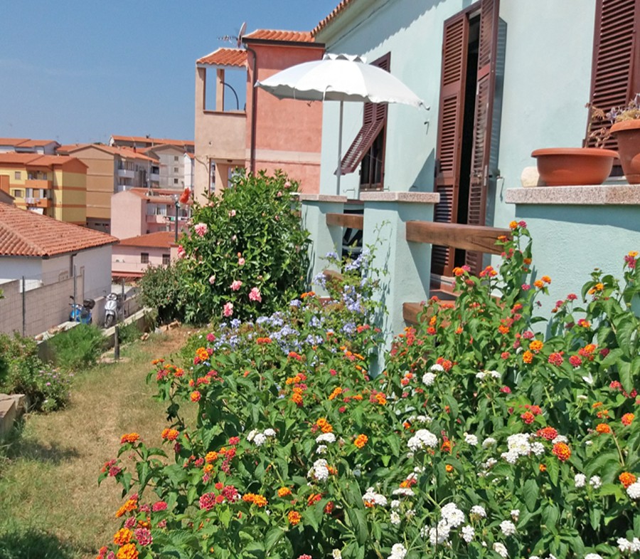 Mongiardino-monolocale-la-maddalena-immobiliare-murphy-esterni