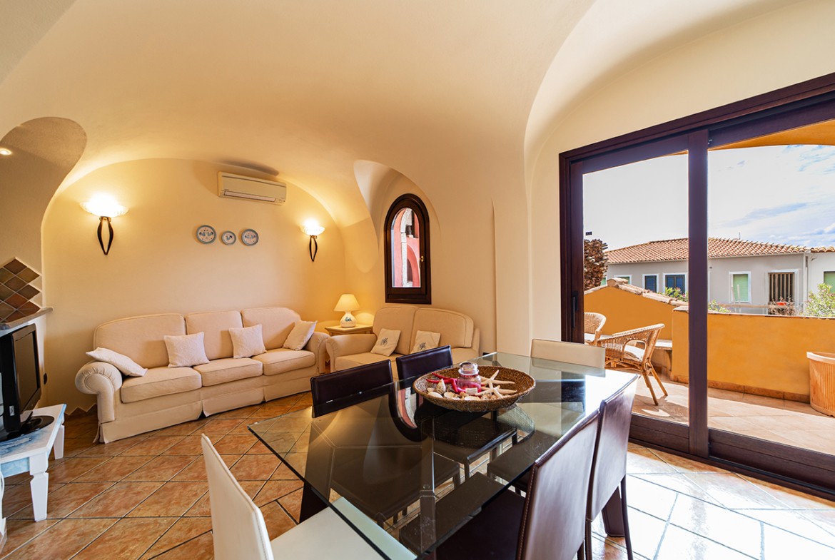 40-la-maddalena-affitto-immobiliare-murphy-le-pergole-02-soggiorno