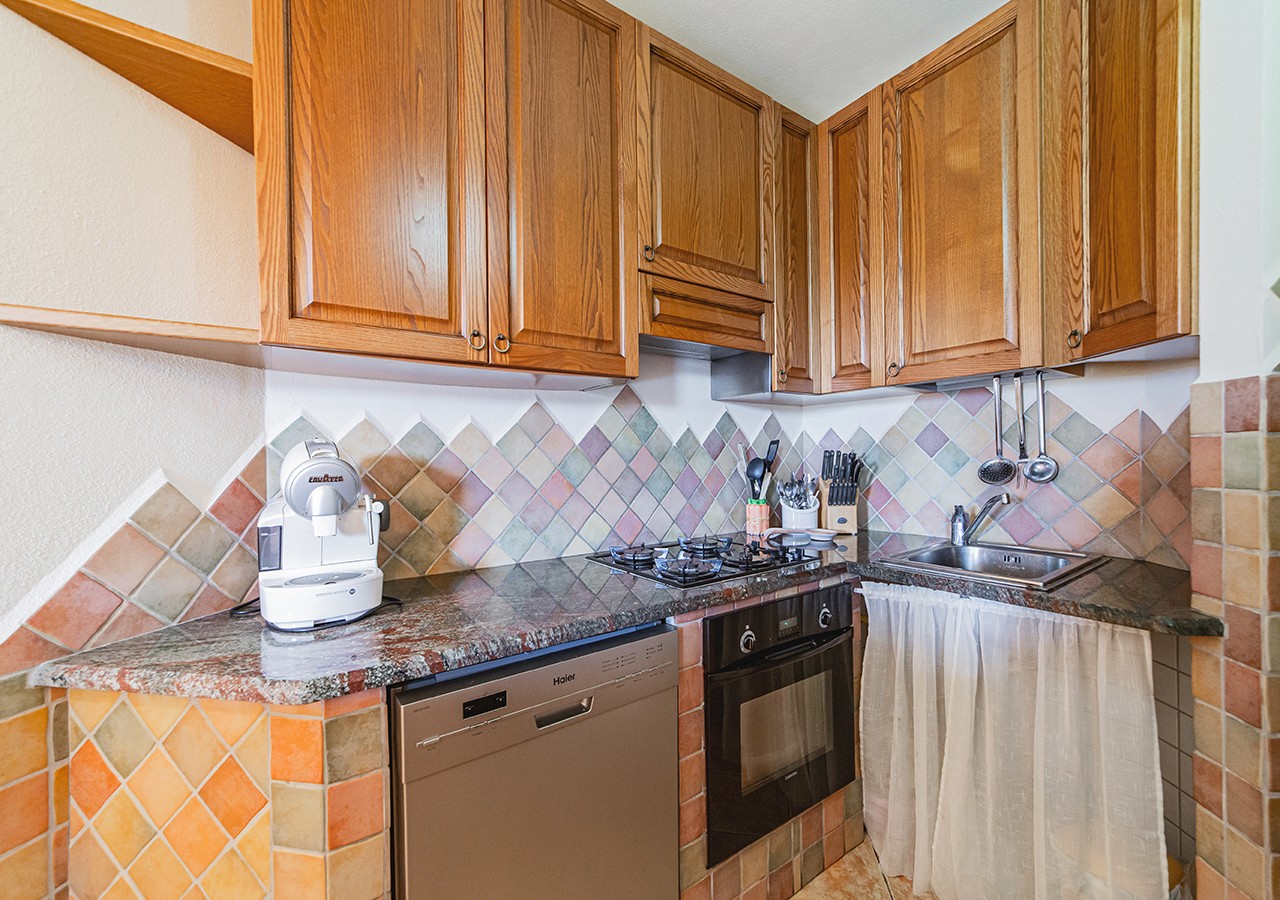 60-la-maddalena-affitto-immobiliare-murphy-le-pergole-02-angolo-cottura