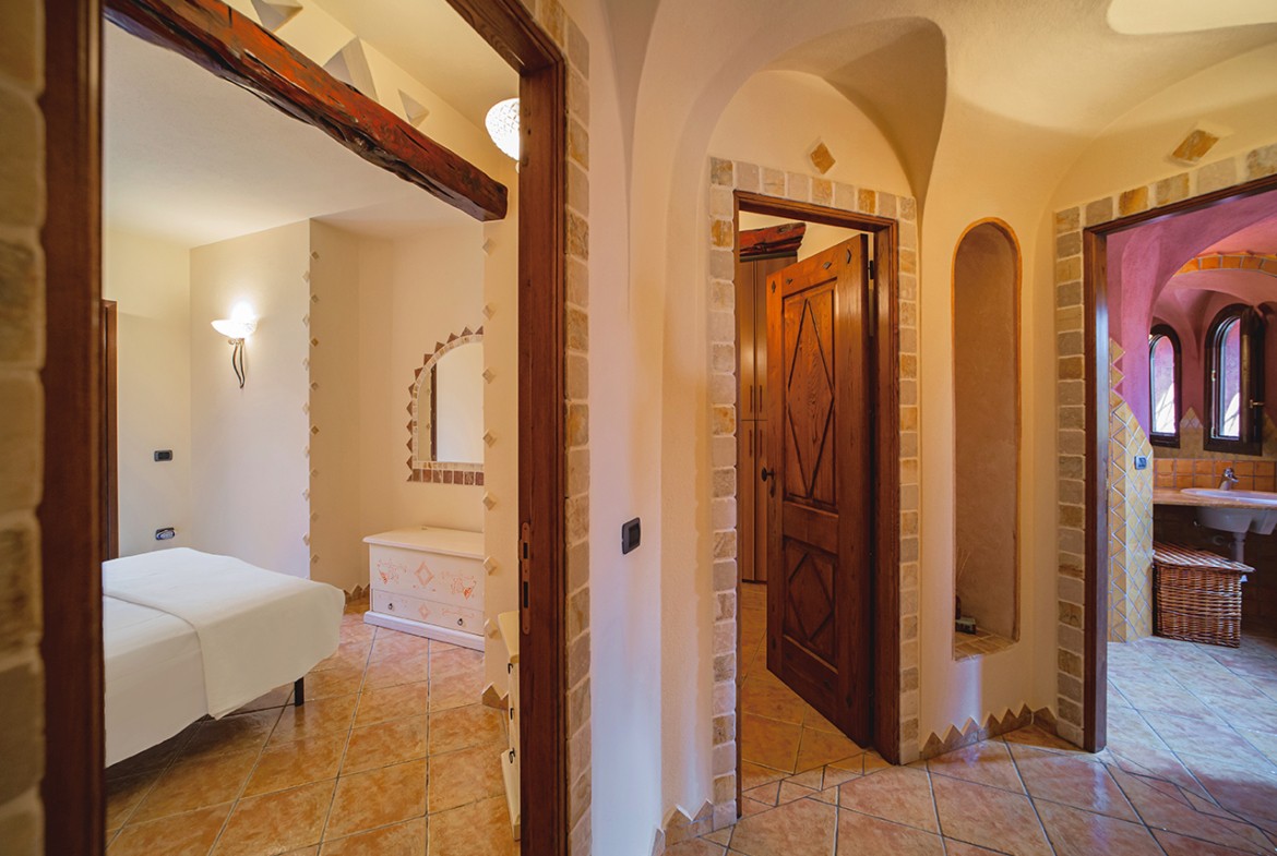 70-la-maddalena-affitto-immobiliare-murphy-le-pergole-02-corridoio