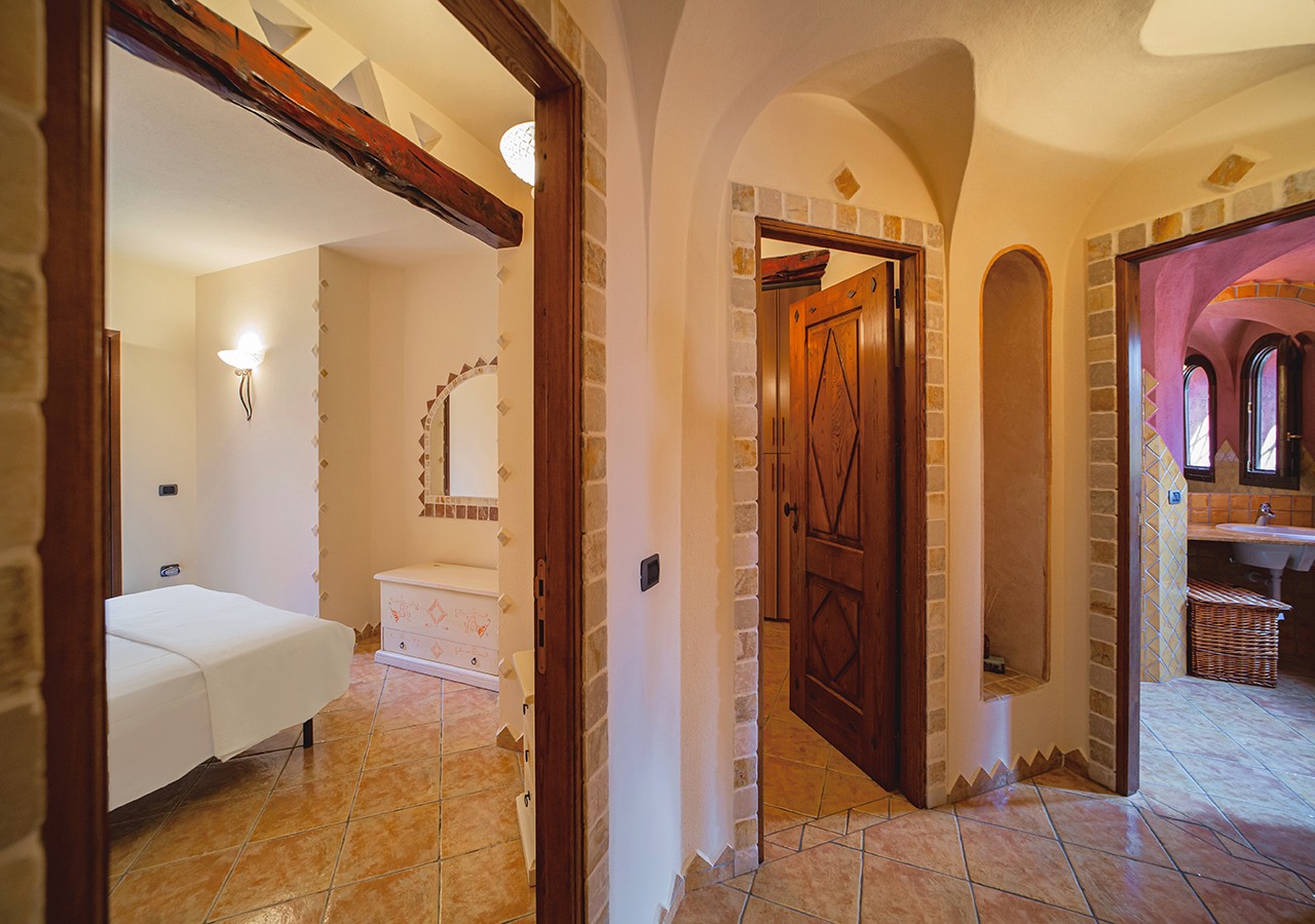70-la-maddalena-affitto-immobiliare-murphy-le-pergole-02-corridoio