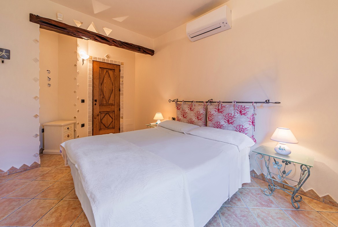 90-la-maddalena-affitto-immobiliare-murphy-le-pergole-02-camera