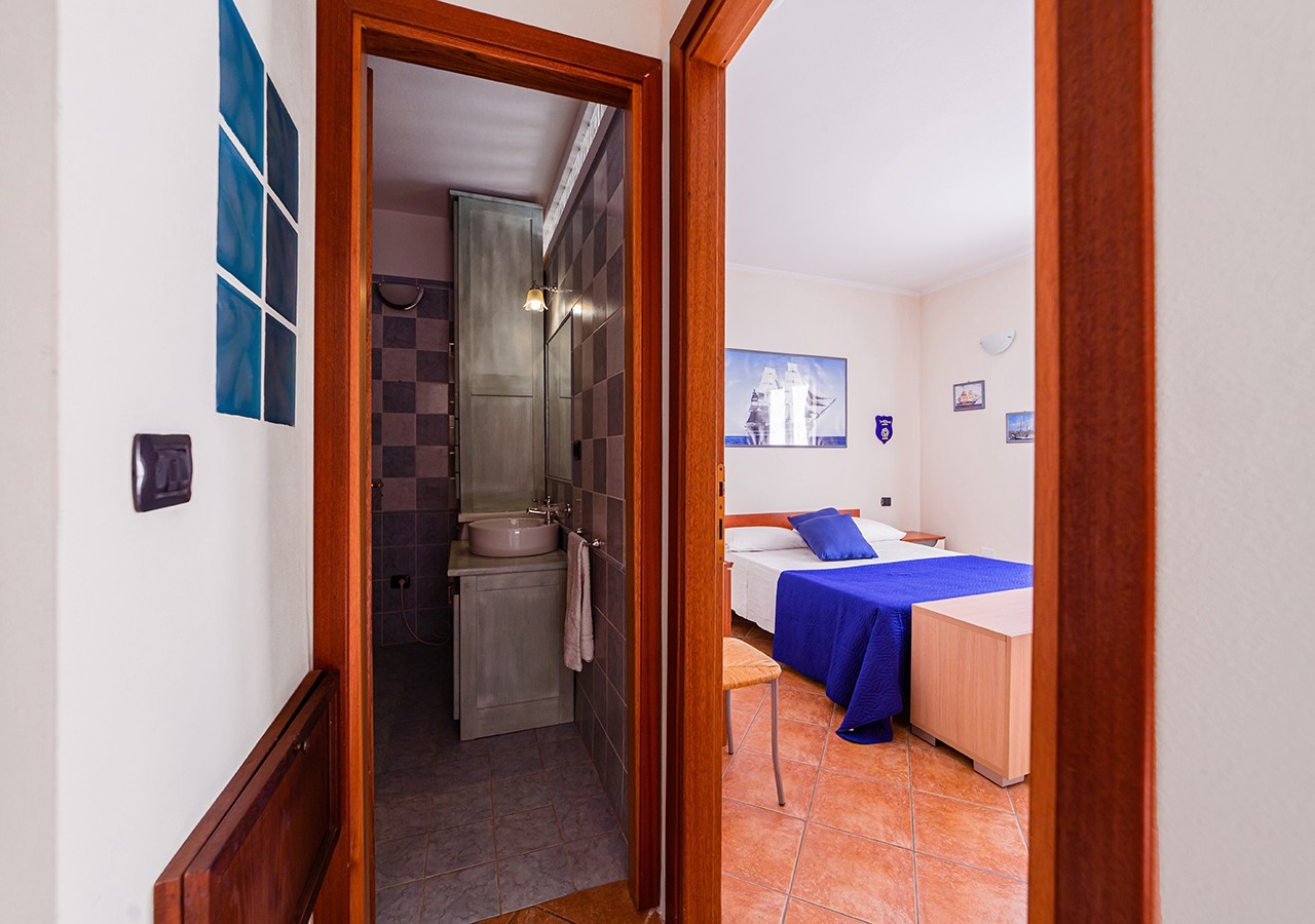 la-maddalena-immobiliare-murphy-bilocale-padule-corridoio