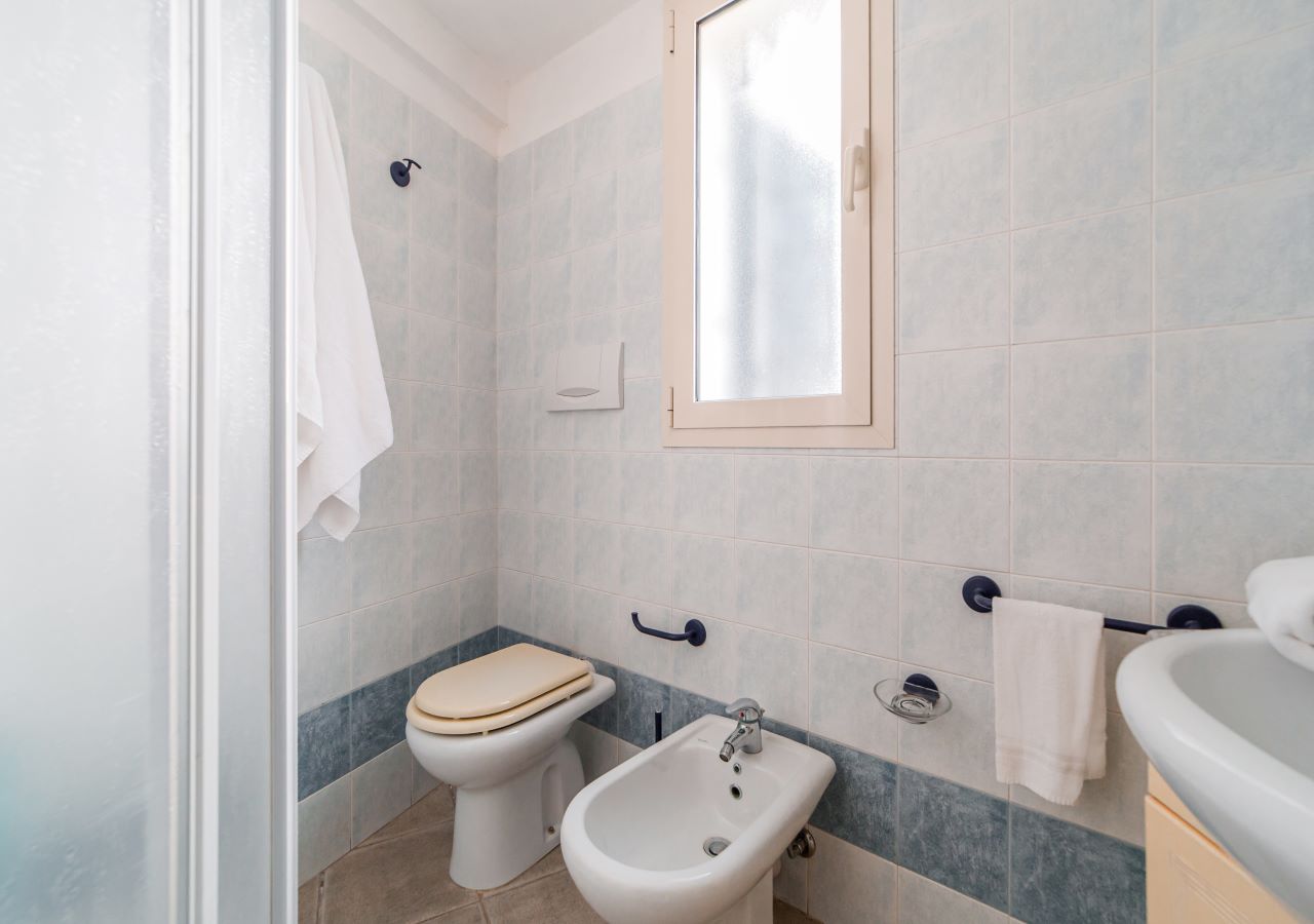 la-maddalena-immobiliare-murphy-monolocale-bagno