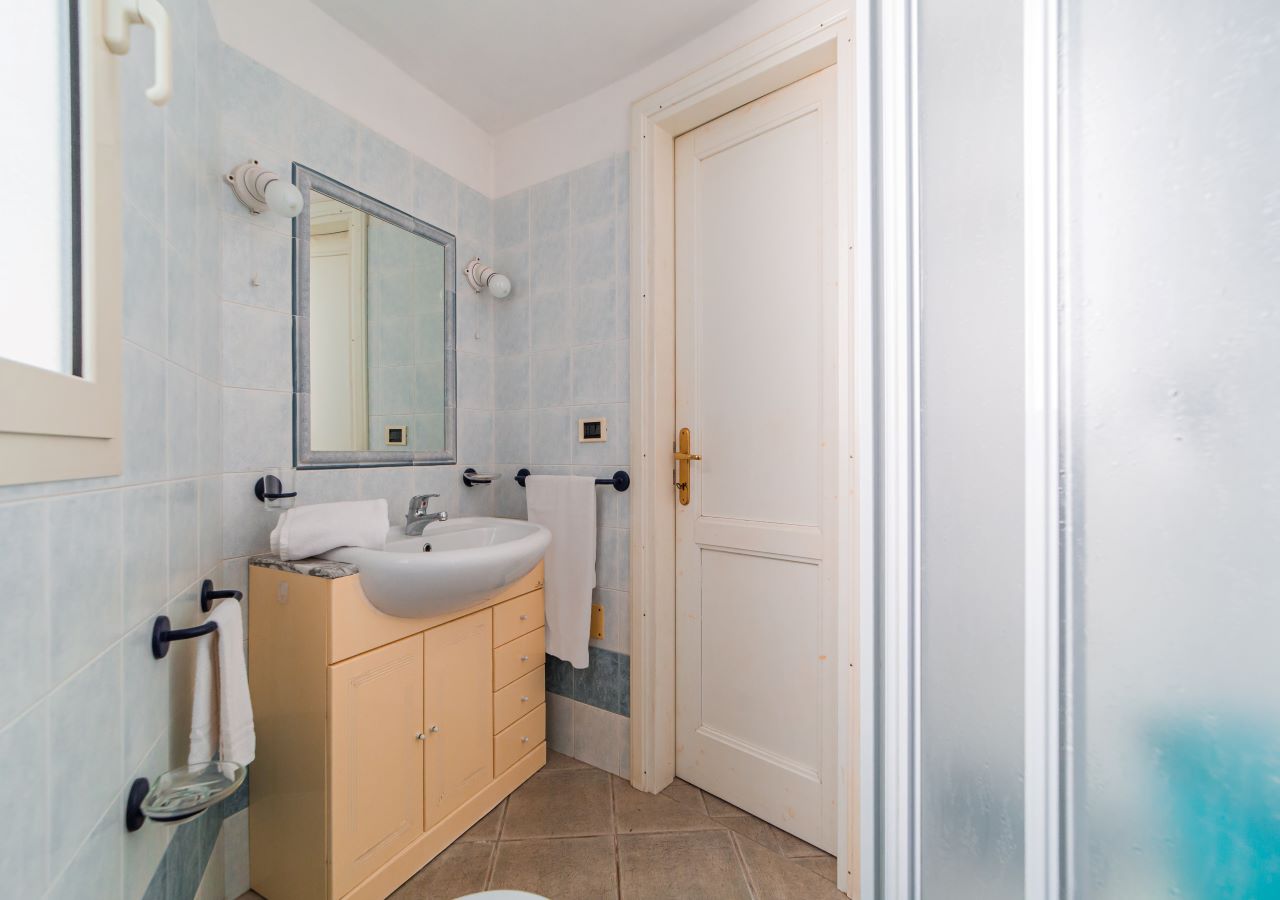 la-maddalena-immobiliare-murphy-monolocale-bagno