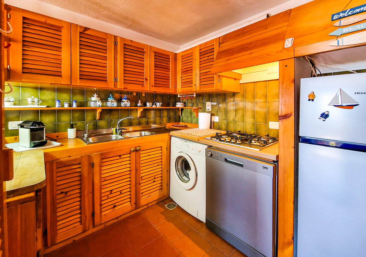 130-la-maddalena-immobiliare-murphy-trilocale-casa-vacanze-cucina