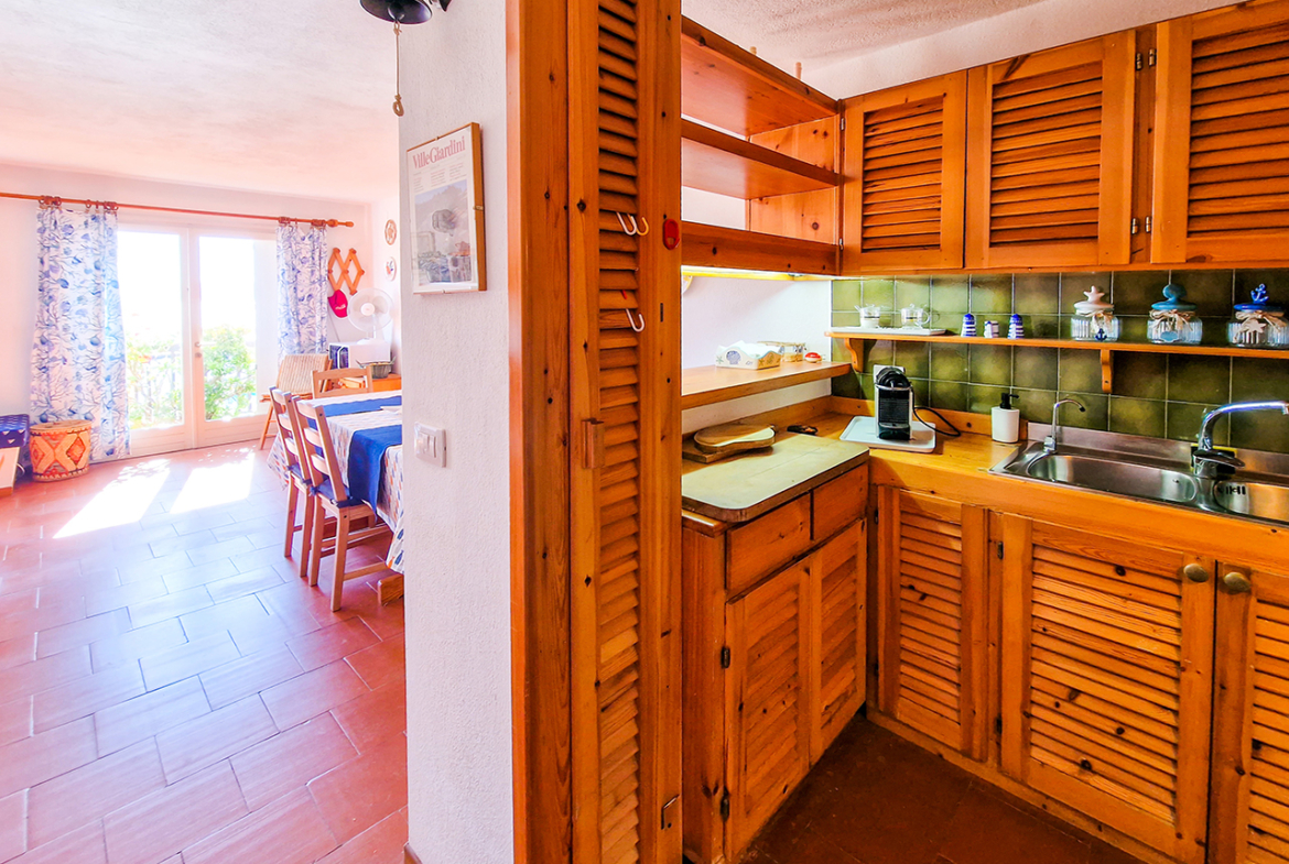 150-la-maddalena-immobiliare-murphy-trilocale-casa-vacanze-soggiorno-cucina