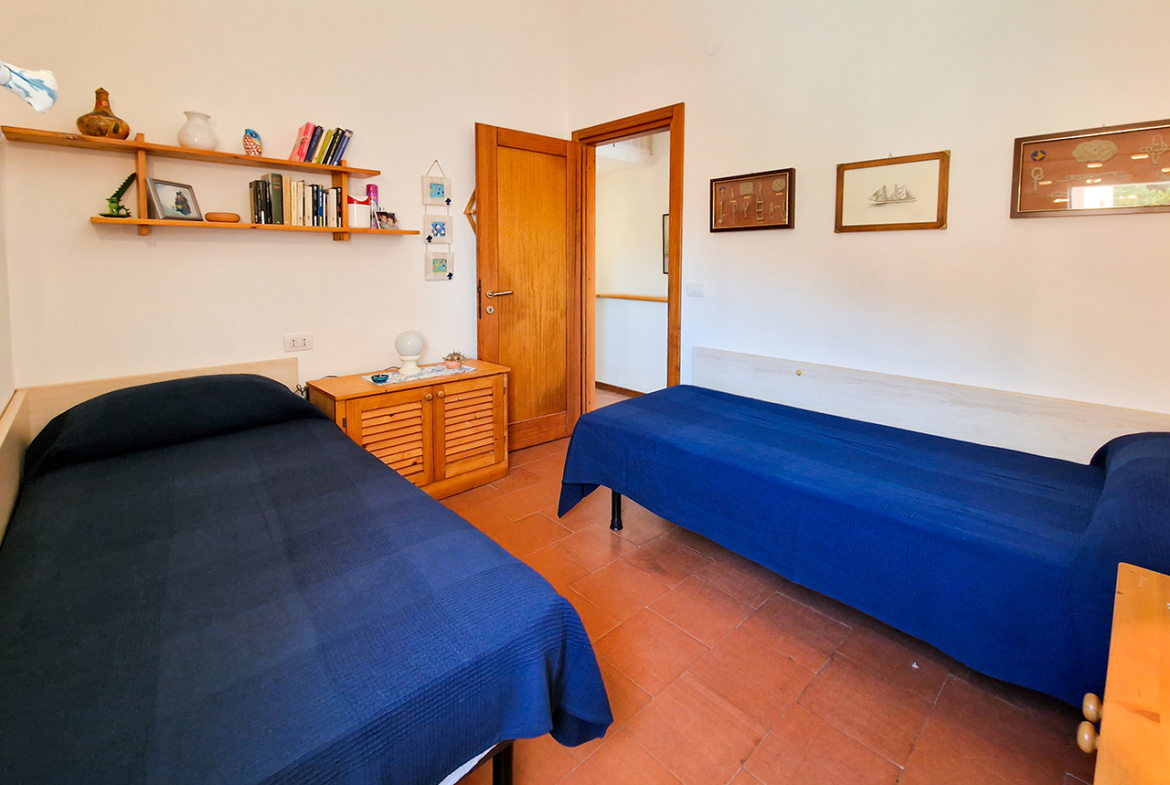 300-la-maddalena-immobiliare-murphy-trilocale-casa-vacanze-camera