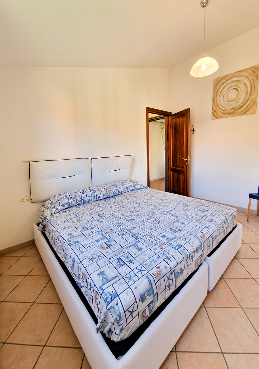 80-La-maddalena-immobiliare-murphy-bilocale-aldo-moro-02-camera-letto