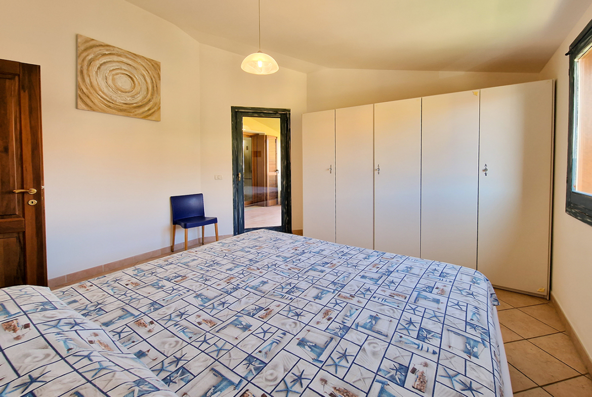 85-La-maddalena-immobiliare-murphy-bilocale-aldo-moro-02-camera