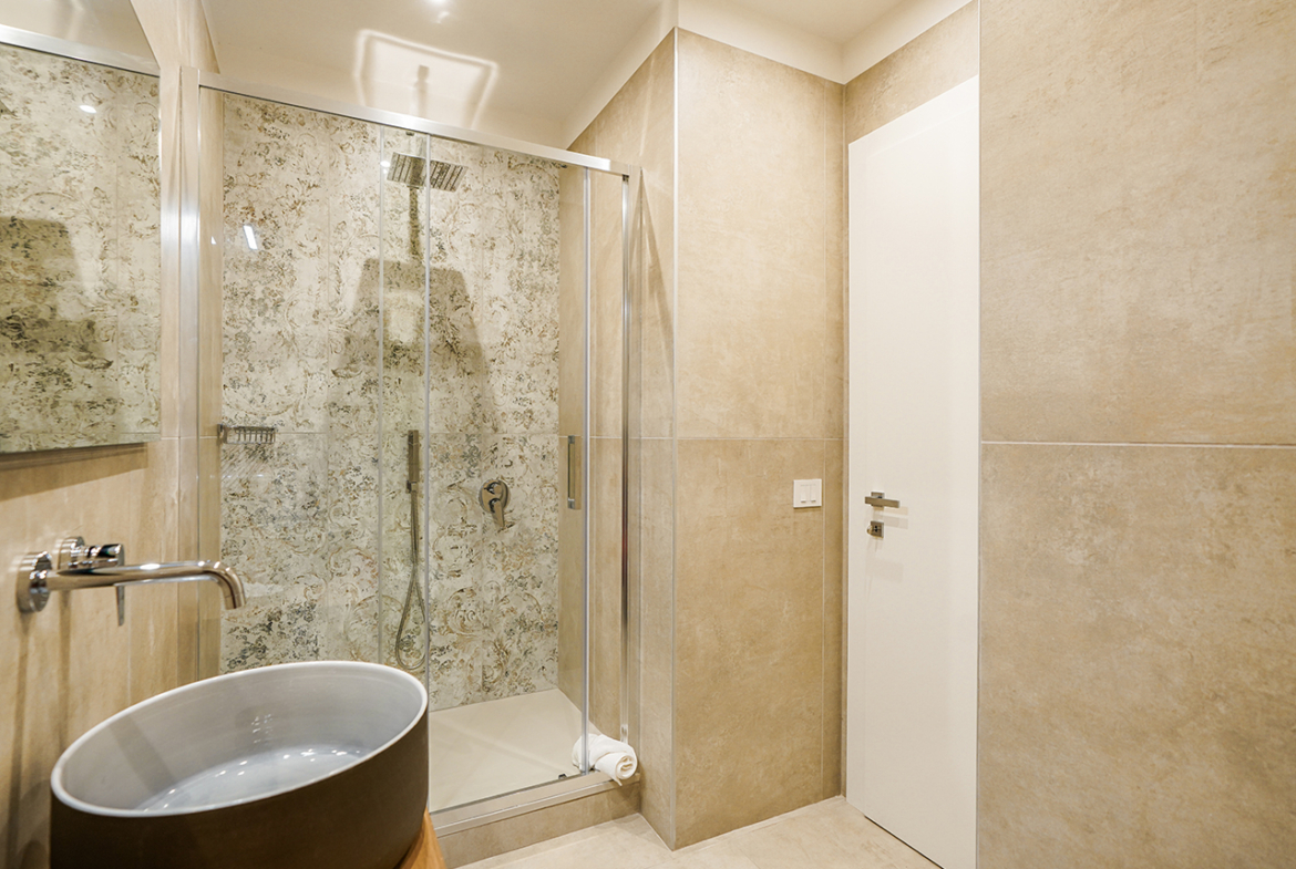 40-la-maddalena-immobiliare-murphy-ad-oriente-budelli-bagno