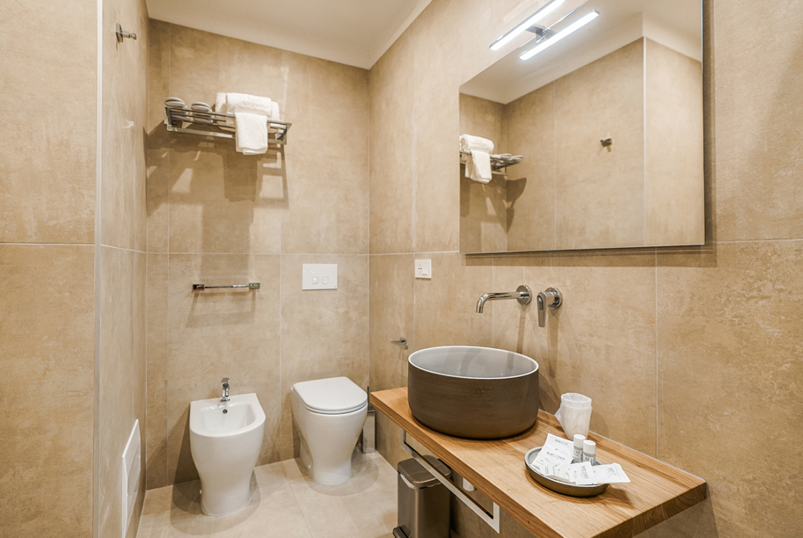 50-la-maddalena-immobiliare-murphy-ad-oriente-budelli-bagno