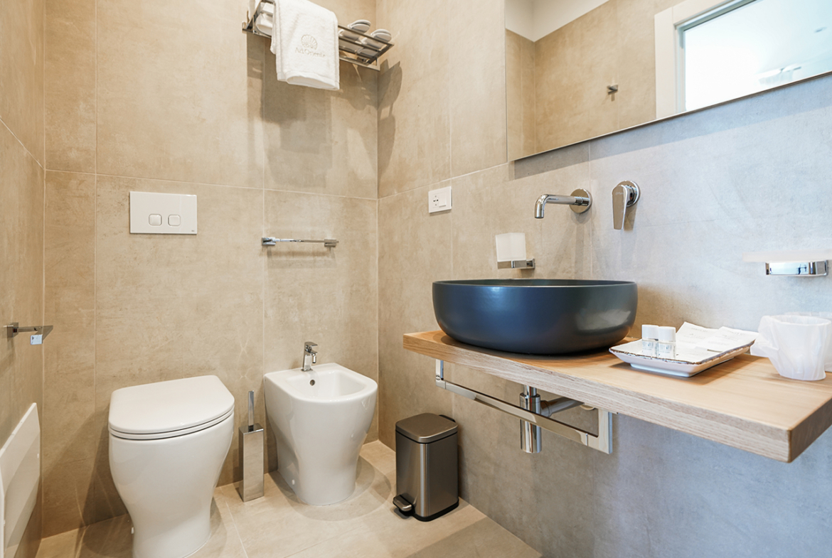 50-la-maddalena-immobiliare-murphy-ad-oriente-caprera-bagno