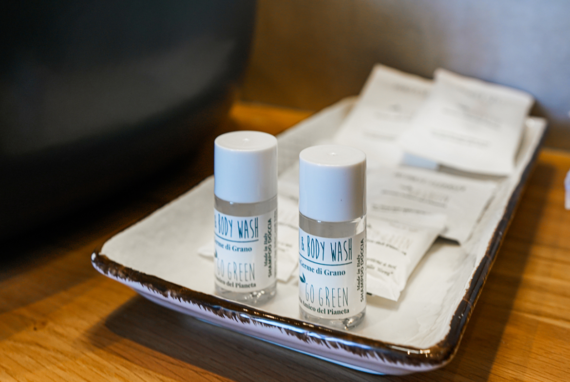 60-la-maddalena-immobiliare-murphy-ad-oriente-caprera-kit-cortesia