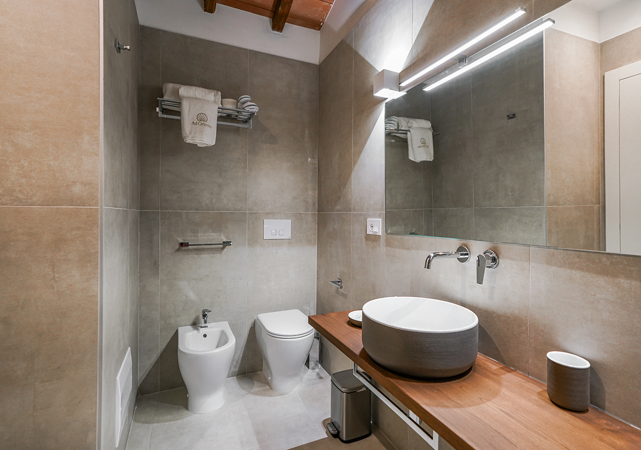 70-la-maddalena-immobiliare-murphy-ad-oriente-razzoli-bagno